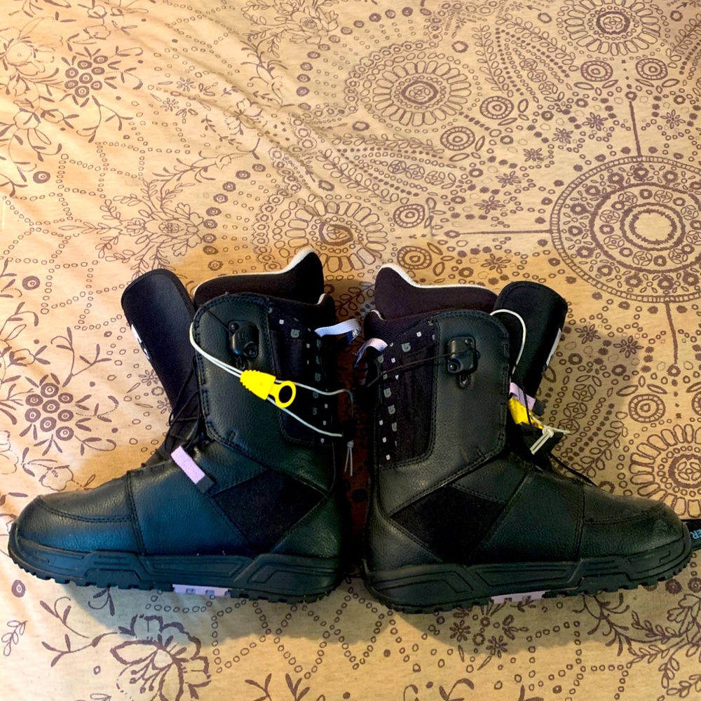 Burton snow boots